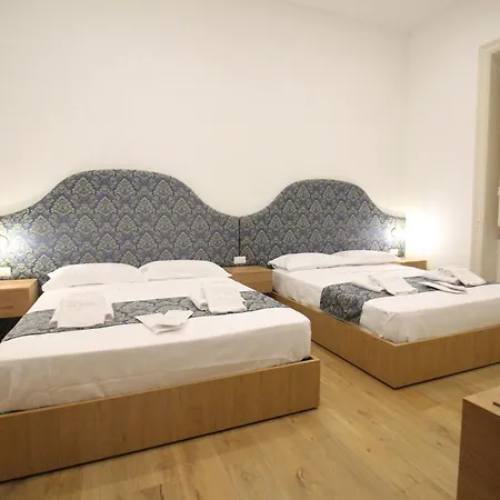 Πανσιόν Leoni Di Sicilia 4*